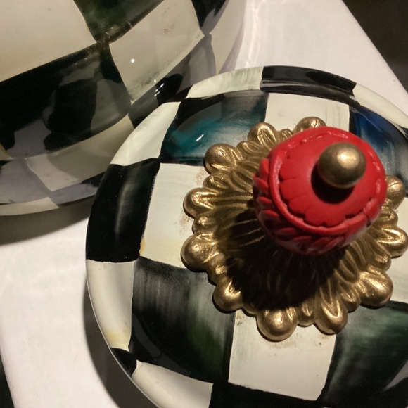 Mackenzie-Childs Courtly CHECK. LIKE NEW. Stunning kitchen design. Signed - Picture 4 of 12